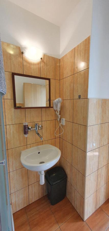 Penzion Amfik Bukovina Popovice  Экстерьер фото