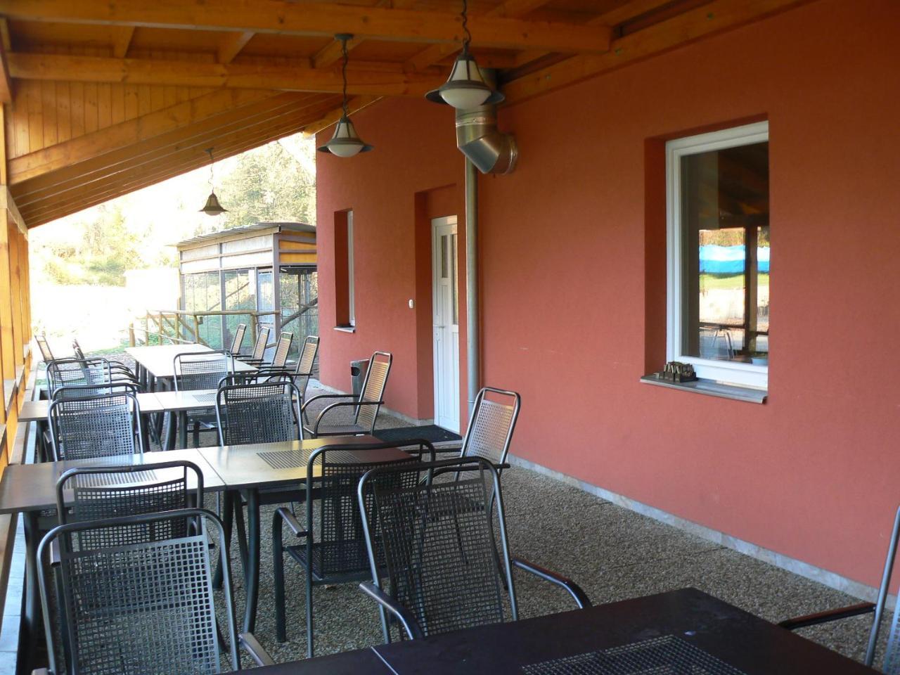 Penzion Amfik Bukovina Popovice  Экстерьер фото