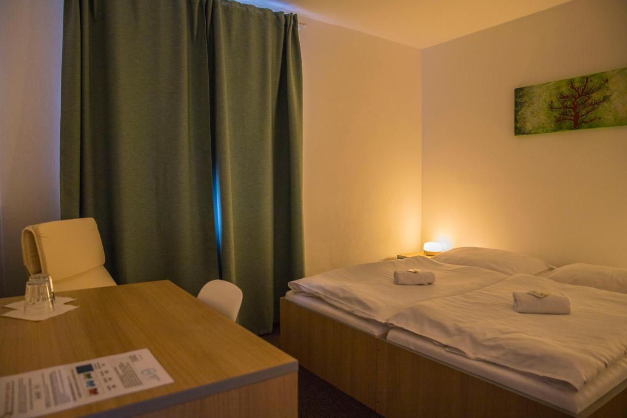 Penzion Amfik Bukovina Popovice  Экстерьер фото